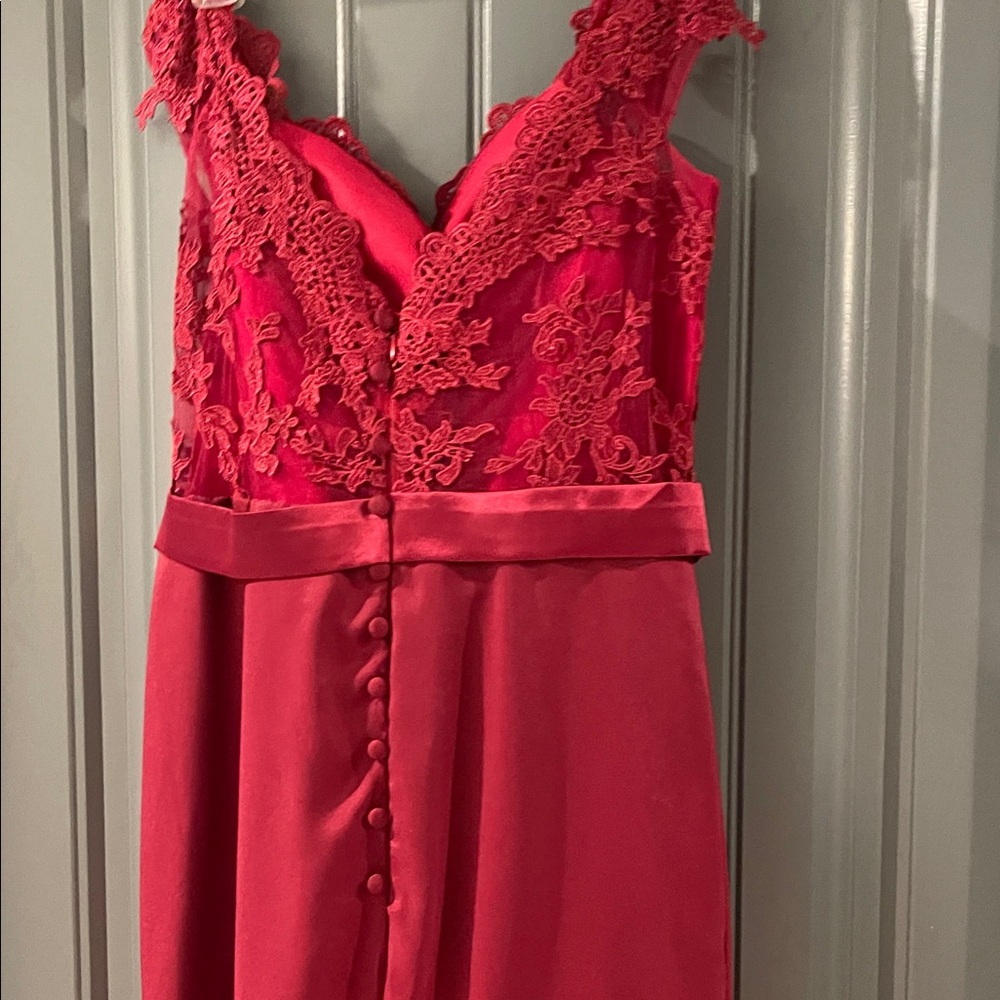 Elegant Red Lace Evening Gown - Picture 7 of 13
